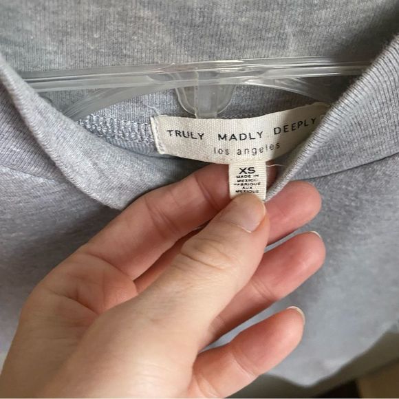 Cotton Sleeveless Mock Turtleneck Stretchy Crop Top - Picture 3 of 4